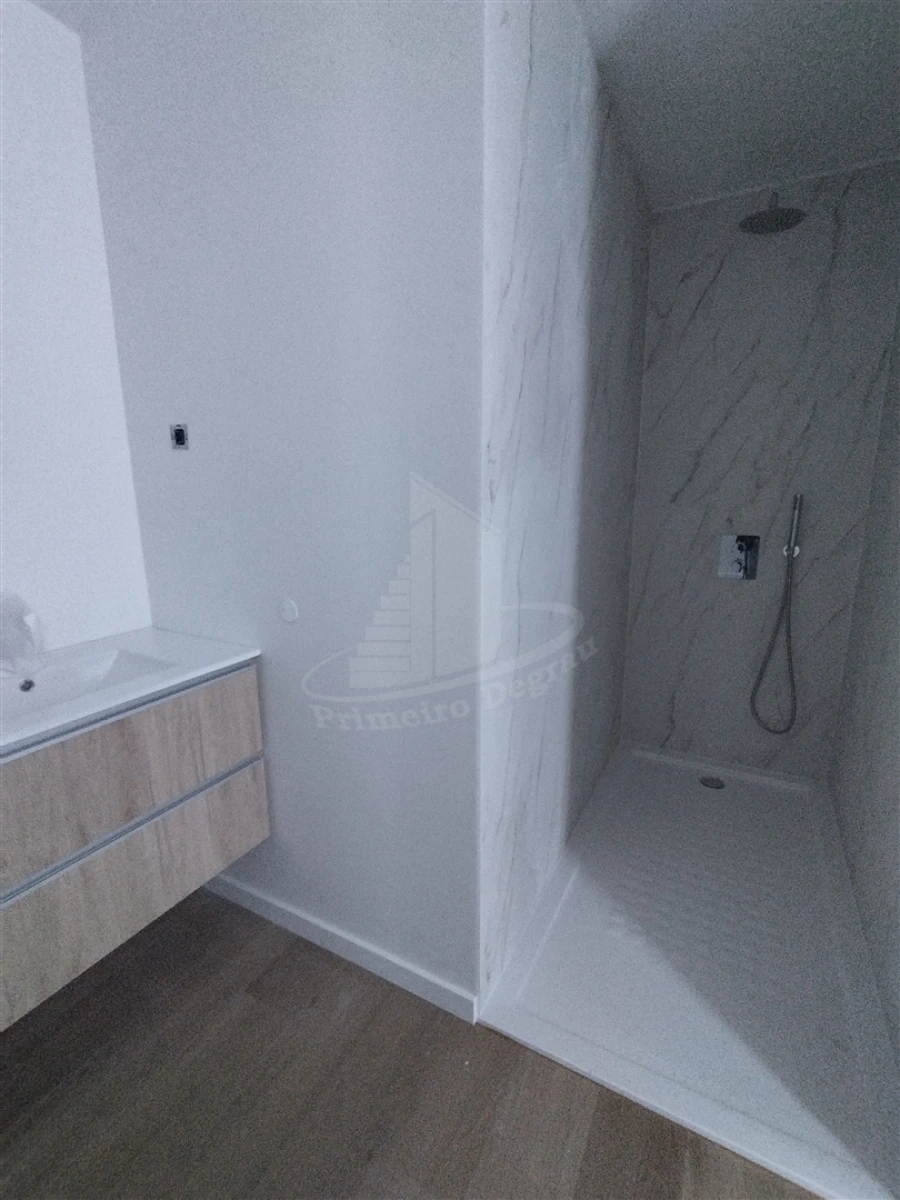 Moradia T3 para Venda em Lanhoso Foto 26