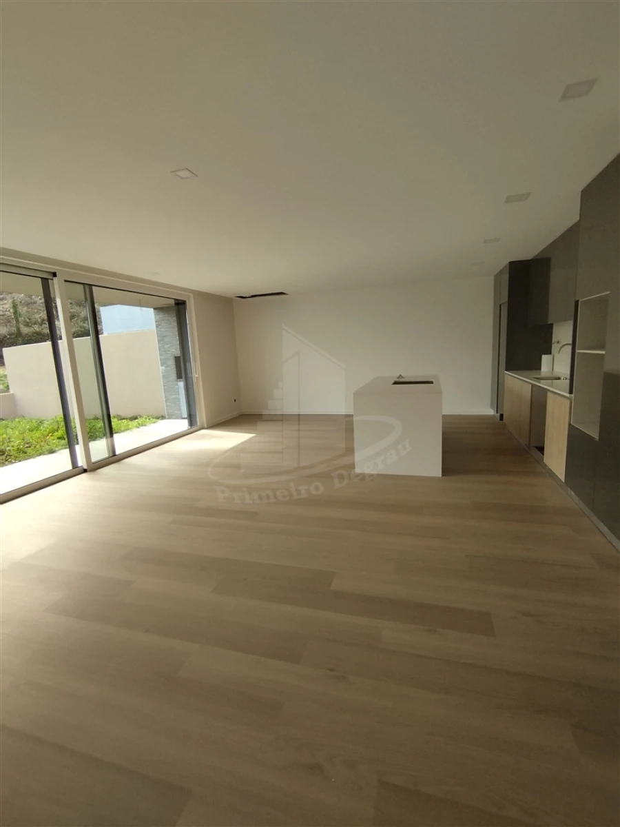 Moradia T3 para Venda em Lanhoso Foto 14