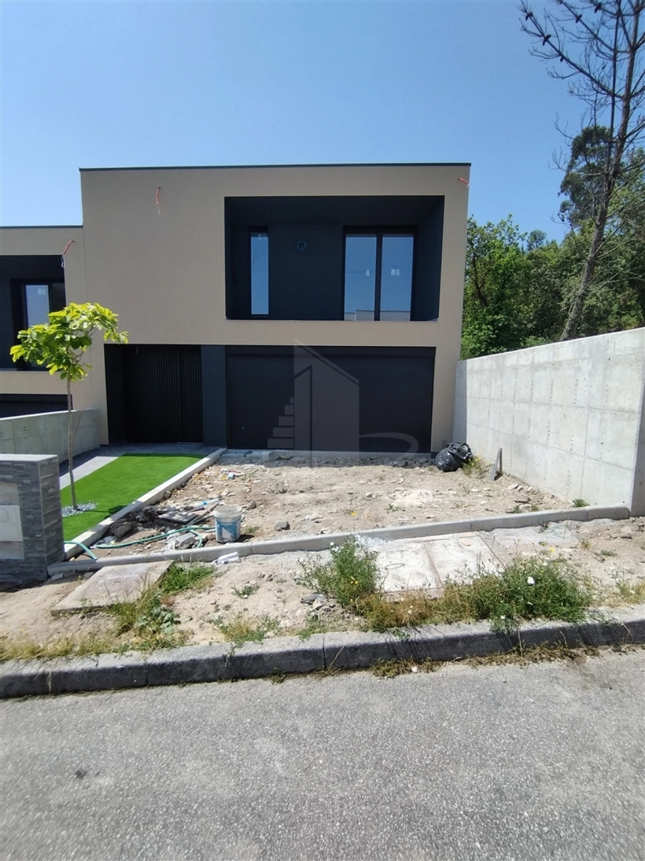 Moradia T3 para Venda em Lanhoso Foto 3