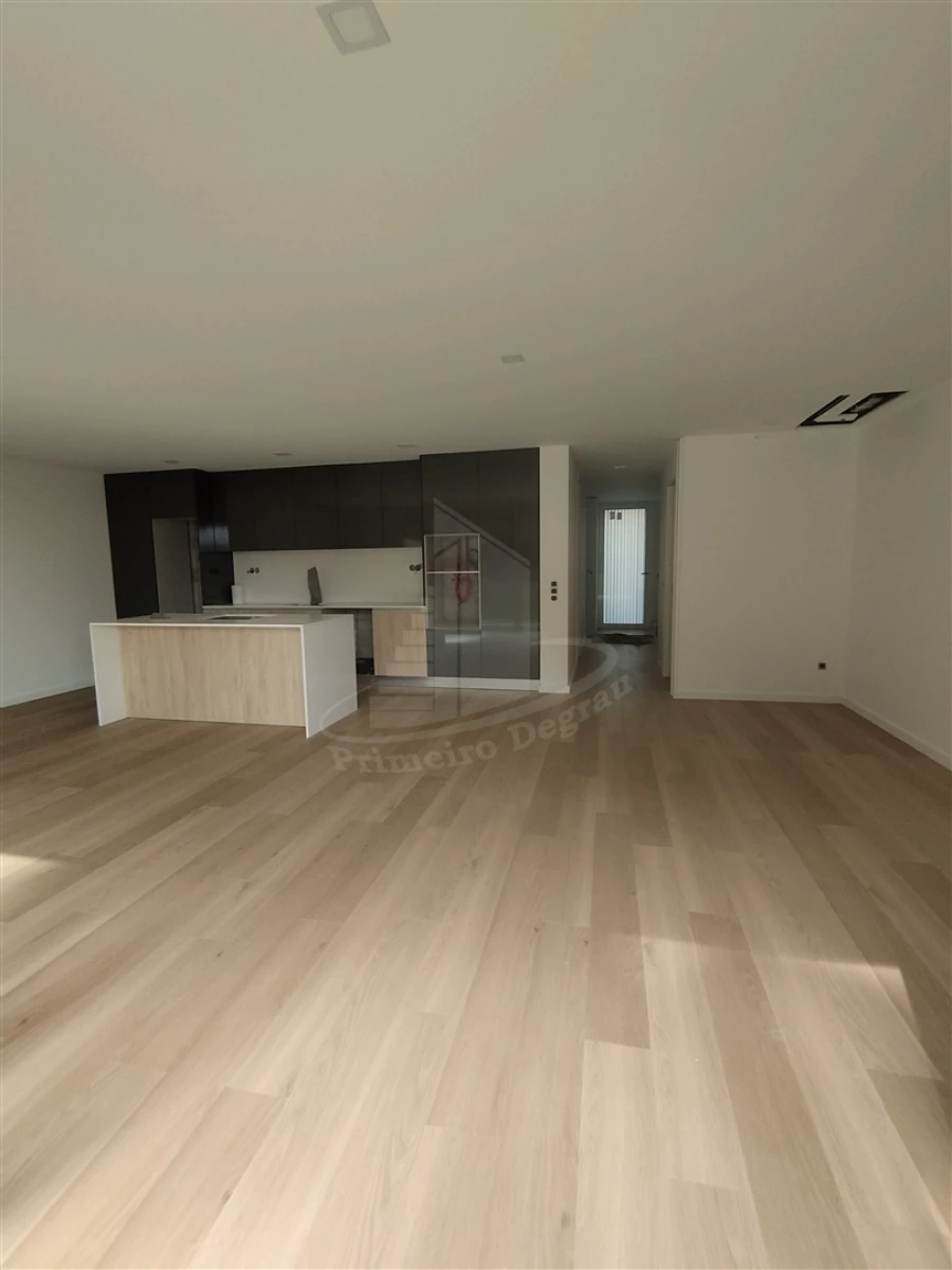 Moradia T3 para Venda em Lanhoso Foto 13