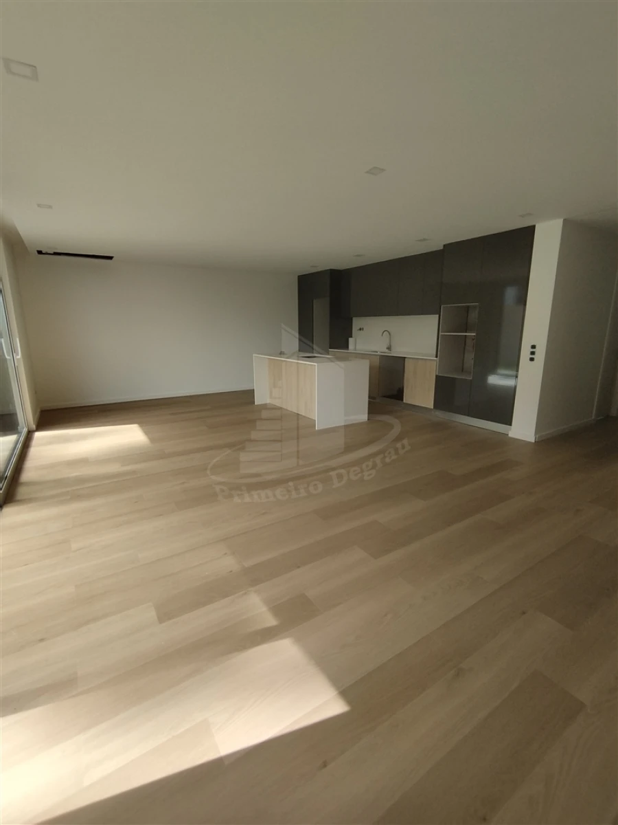 Moradia T3 para Venda em Lanhoso Foto 8