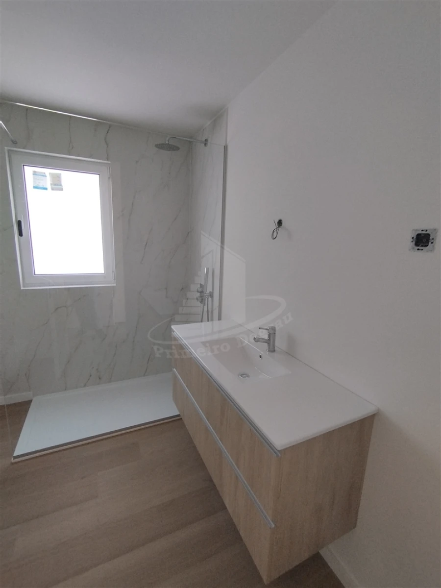 Moradia T3 para Venda em Lanhoso Foto 38