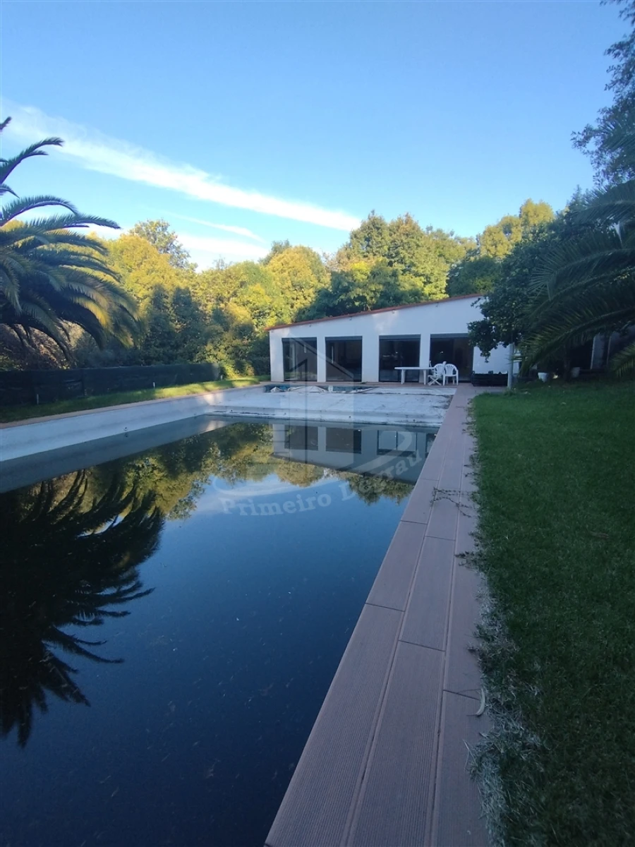 Moradia T6 para Venda em Pico