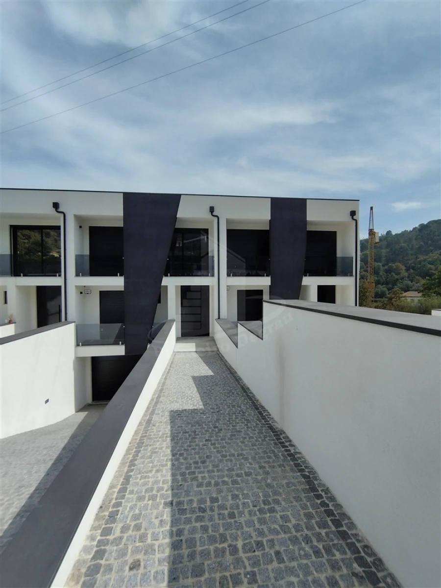 Moradia T3 para Venda em Santa Lucrécia de Algeriz e Navarra Foto 35