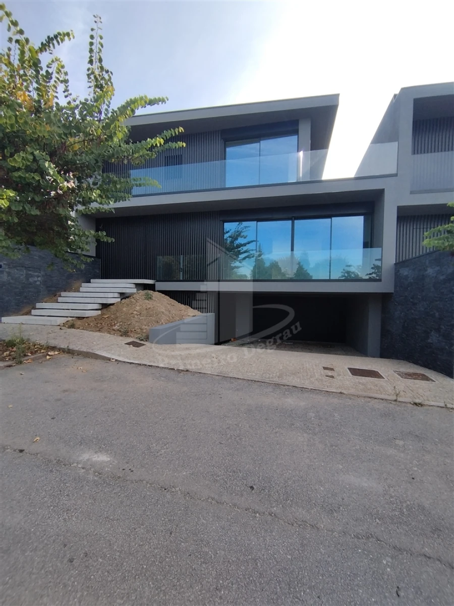 Moradia T3 para Venda em Nogueiró e Tenões Foto 9