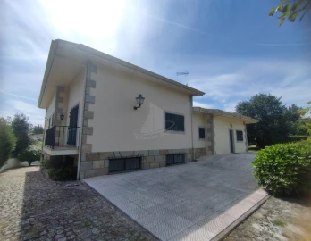 Moradia T4 para Venda em Lago
