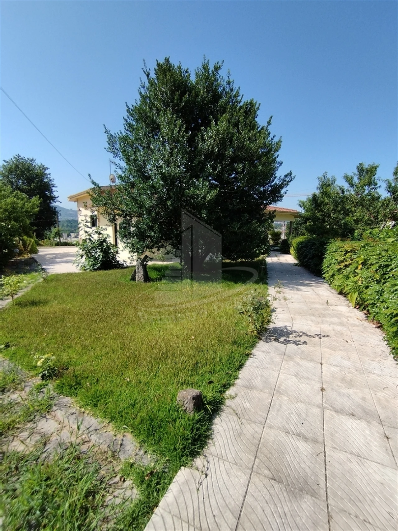 Moradia T4 para Venda em Lago Foto 7