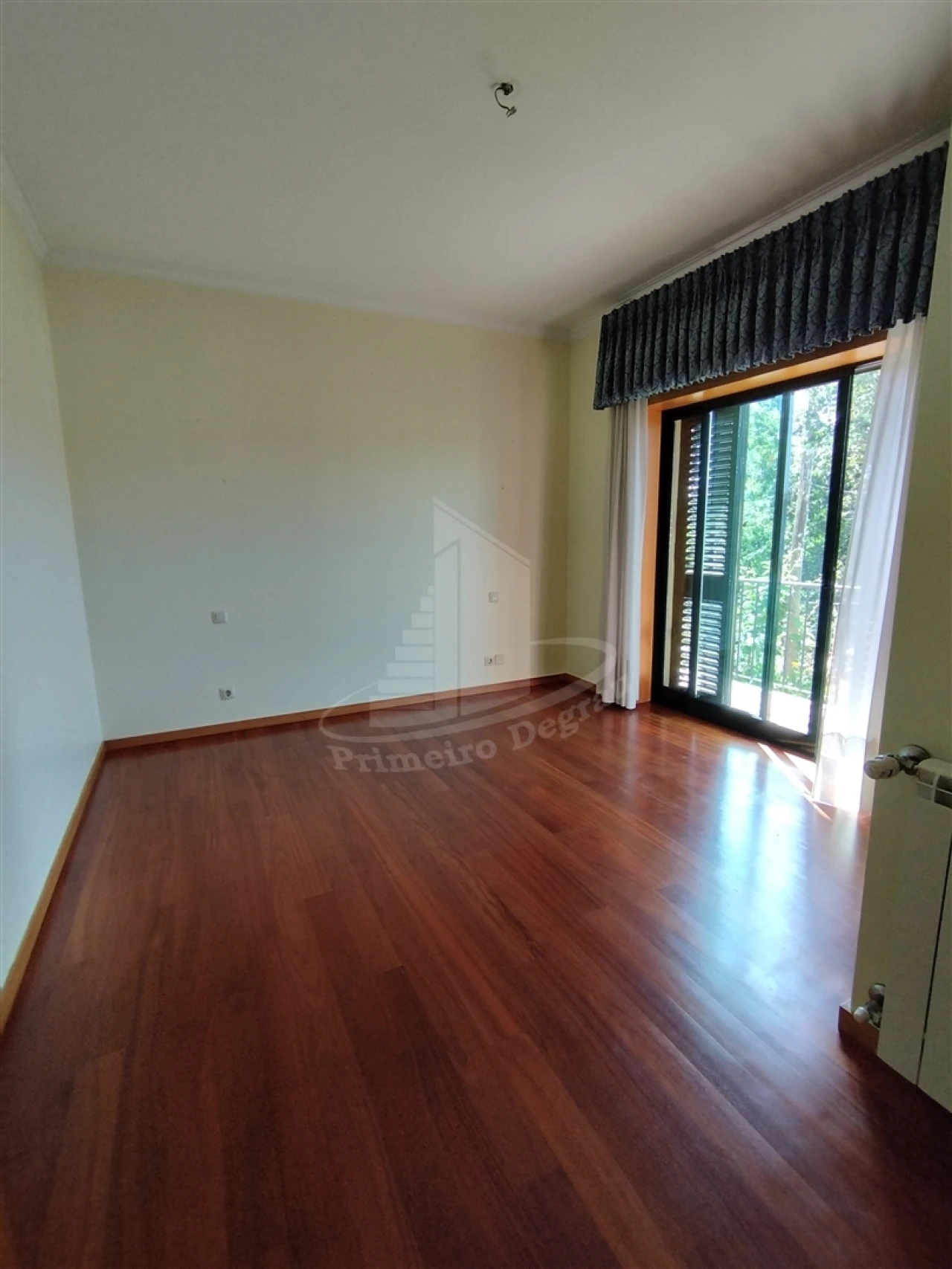 Moradia T4 para Venda em Lago Foto 38