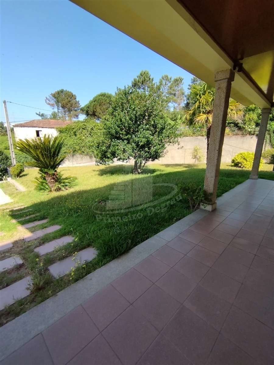 Moradia T4 para Venda em Lago Foto 32