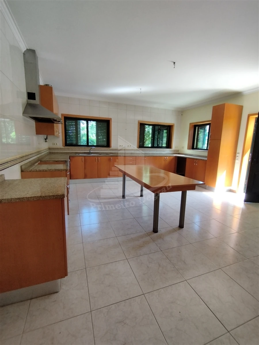 Moradia T4 para Venda em Lago Foto 53