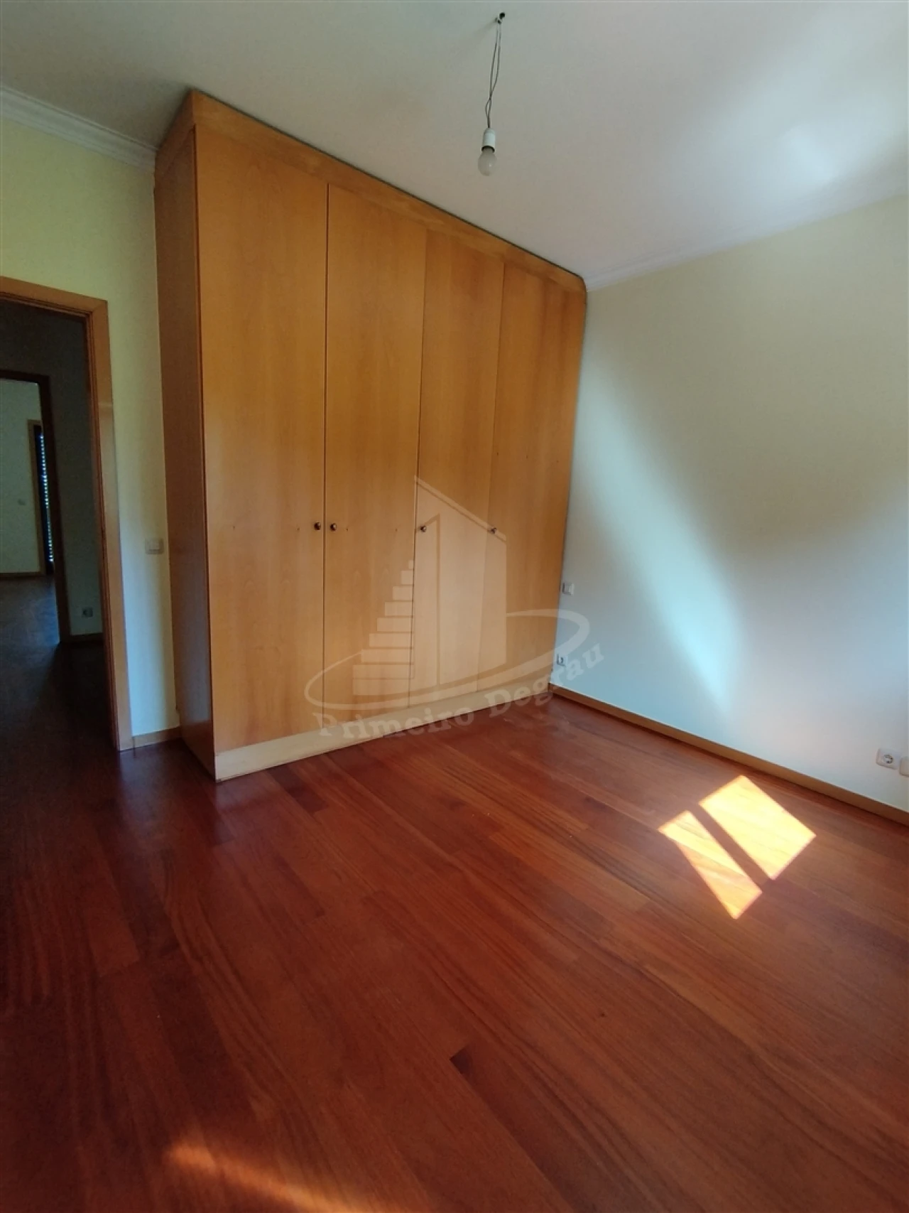 Moradia T4 para Venda em Lago Foto 33