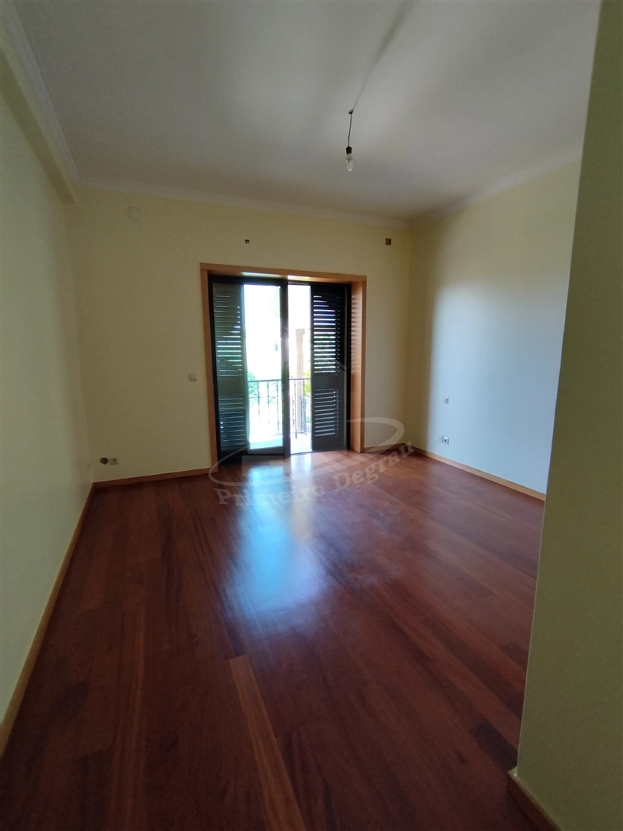 Moradia T4 para Venda em Lago Foto 44