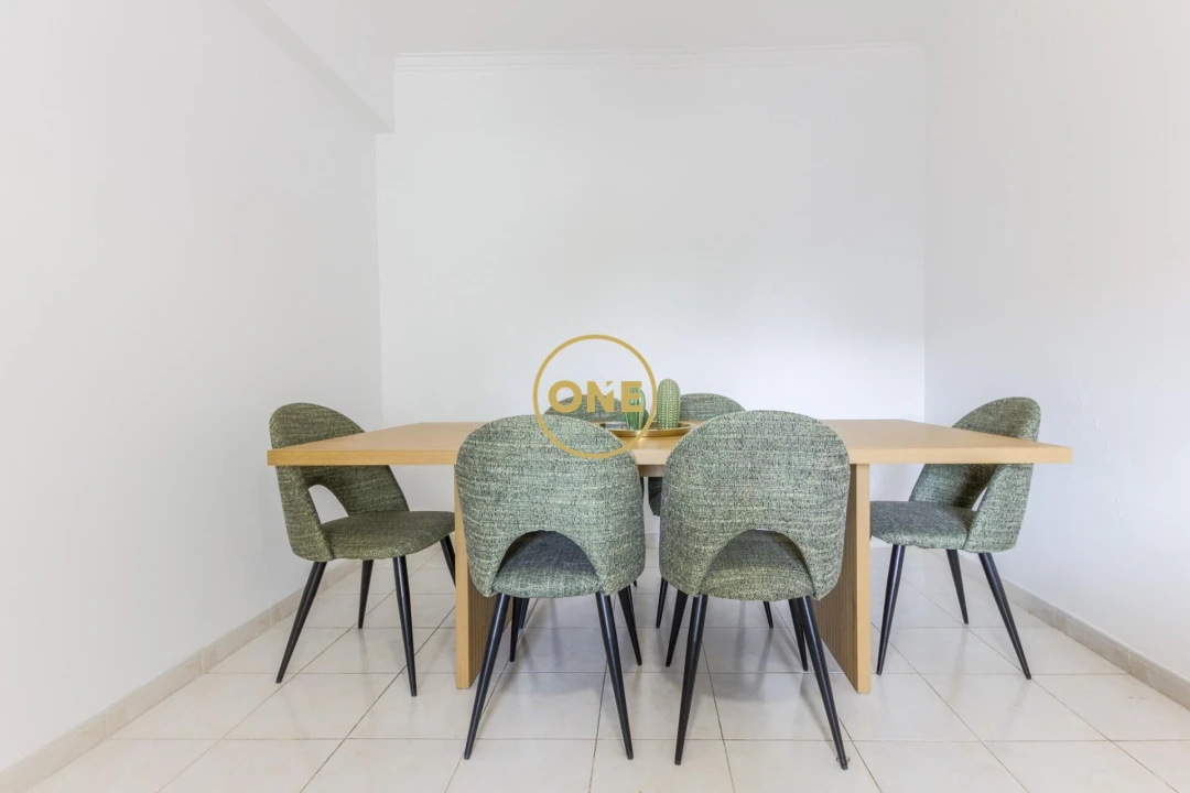 Apartamento T2 para Venda em Amora Foto 2