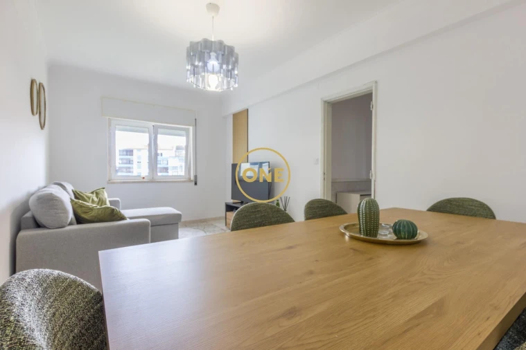 Apartamento T2 para Venda em Amora Foto 3