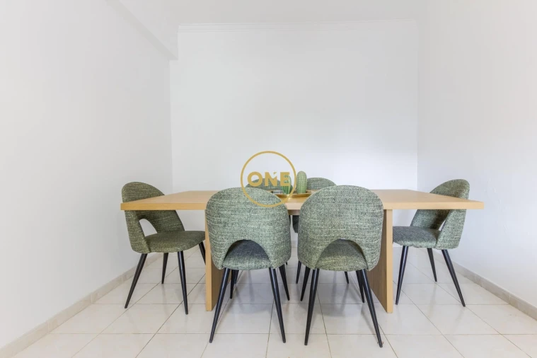 Apartamento T2 para Venda em Amora Foto 2