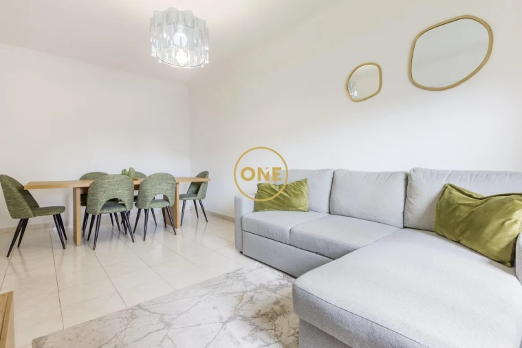 Apartamento T2 para Venda em Amora Foto 1