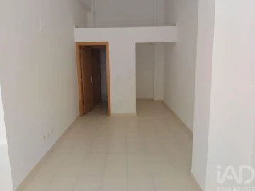 Loja para Arrendamento em Alto do Seixalinho, Santo André e Verderena