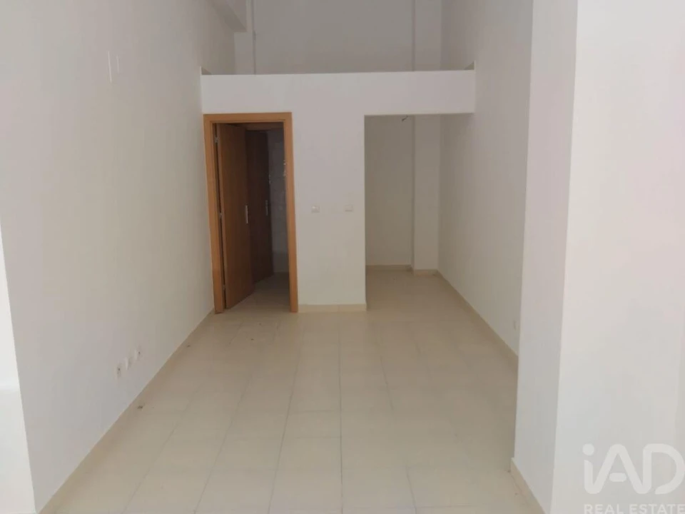 Loja para Arrendamento em Alto do Seixalinho, Santo André e Verderena Foto 6