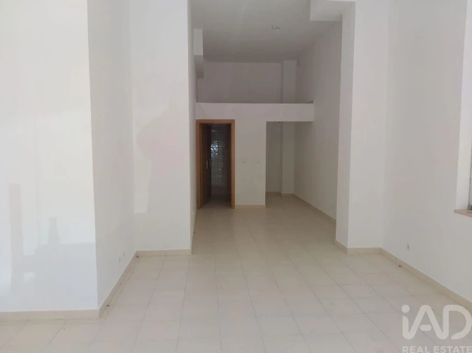 Loja para Arrendamento em Alto do Seixalinho, Santo André e Verderena Foto 5