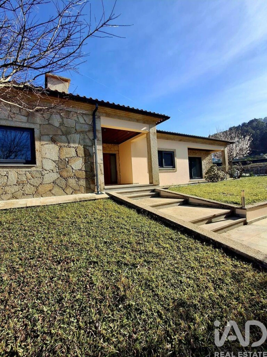 Moradia T5 para Venda em Reboreda e Nogueira Foto 26