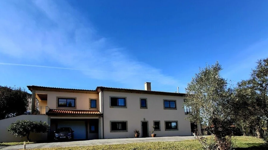 Moradia T5 para Venda em Reboreda e Nogueira