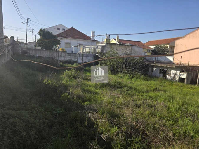 Terreno para Venda em Charneca de Caparica e Sobreda Foto 2