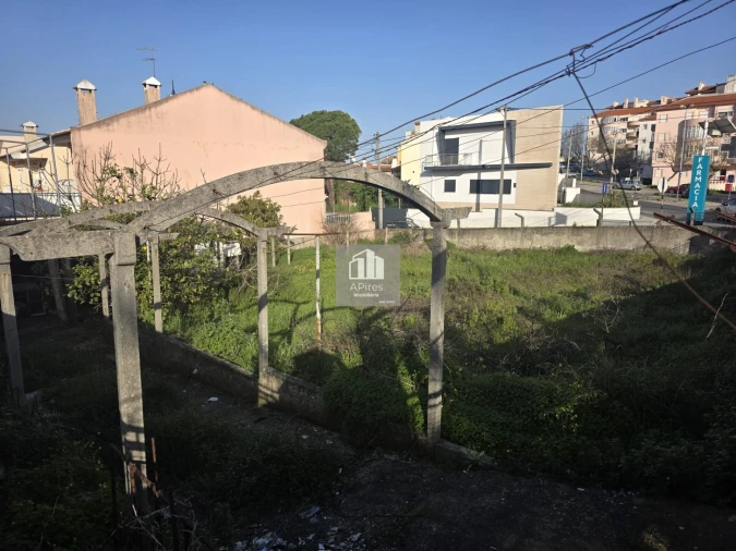 Terreno para Venda em Charneca de Caparica e Sobreda Foto 4