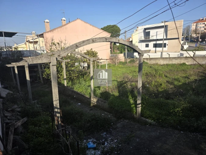 Terreno para Venda em Charneca de Caparica e Sobreda Foto 5