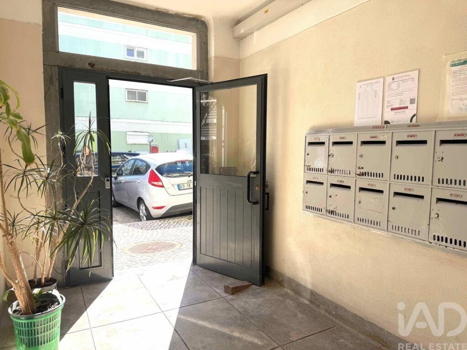 Apartamento T2 para Venda em Benfica Foto 18