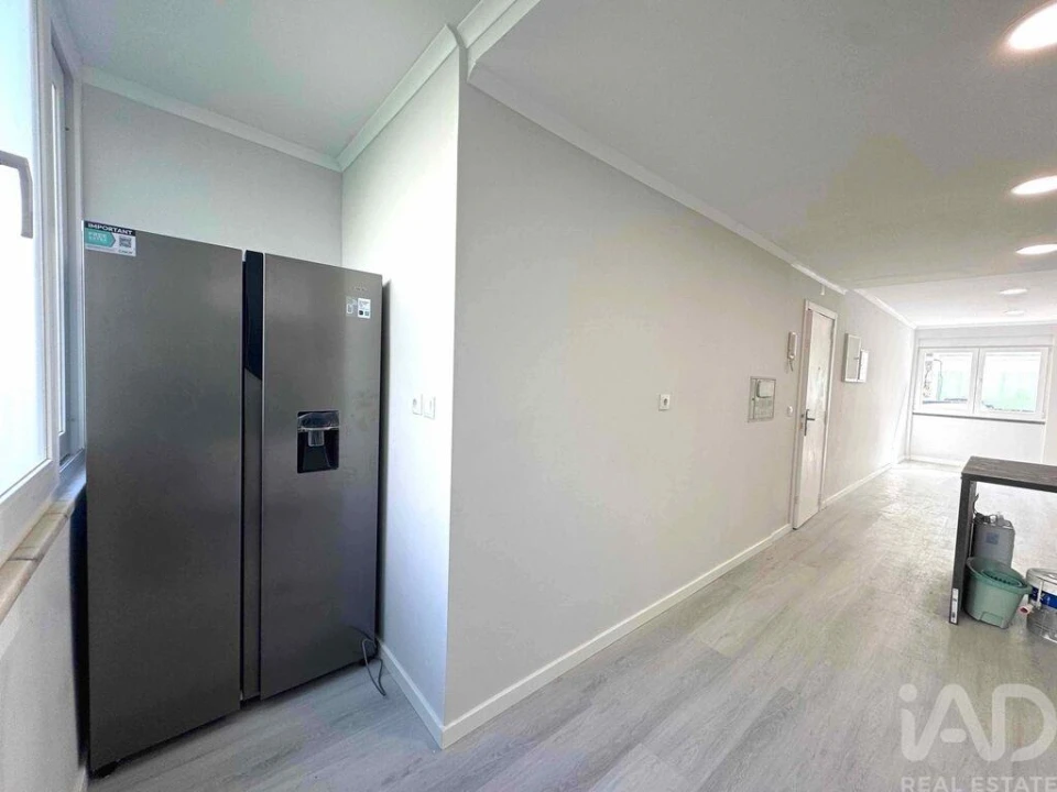 Apartamento T2 para Venda em Benfica Foto 2