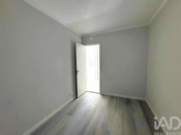 Apartamento T2 para Venda em Benfica