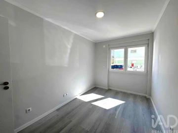 Apartamento T2 para Venda em Benfica