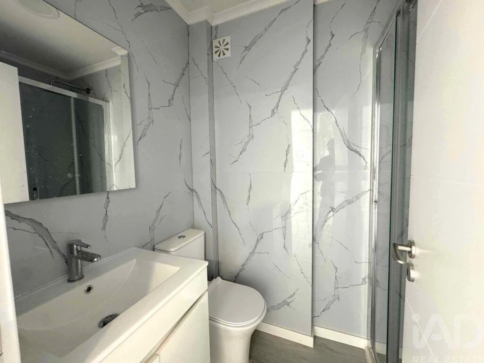 Apartamento T2 para Venda em Benfica Foto 9