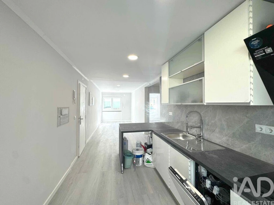 Apartamento T2 para Venda em Benfica Foto 4