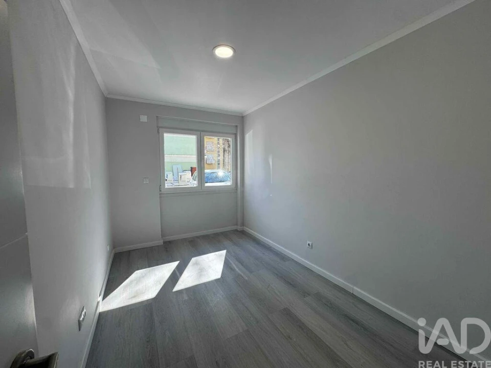 Apartamento T2 para Venda em Benfica Foto 13