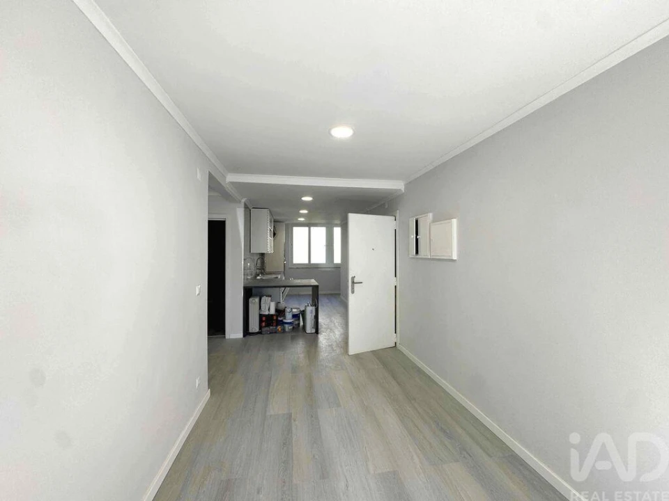 Apartamento T2 para Venda em Benfica Foto 8