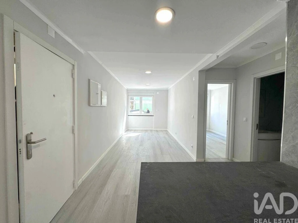 Apartamento T2 para Venda em Benfica Foto 6