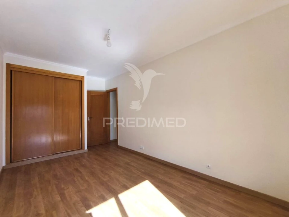 Apartamento T3 para Venda em Rio de Mouro Foto 13