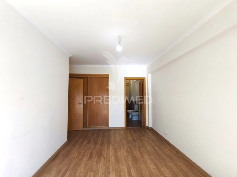 Apartamento T3 para Venda em Rio de Mouro Foto 9