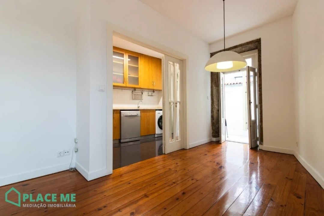 Apartamento T2 para Arrendamento em Braga (Maximinos, Sé e Cividade) Foto 6