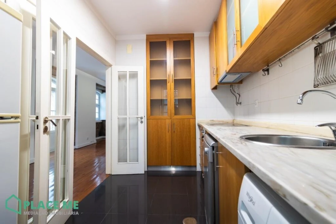 Apartamento T2 para Arrendamento em Braga (Maximinos, Sé e Cividade) Foto 9