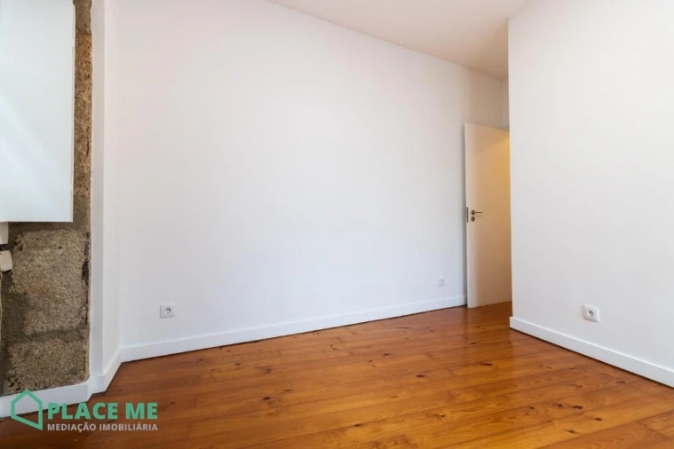 Apartamento T2 para Arrendamento em Braga (Maximinos, Sé e Cividade) Foto 17