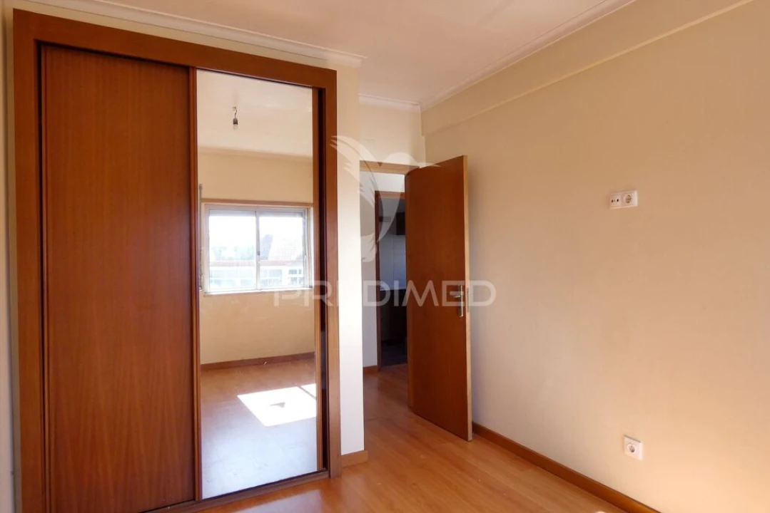 Apartamento T2 para Venda em Queluz e Belas Foto 11