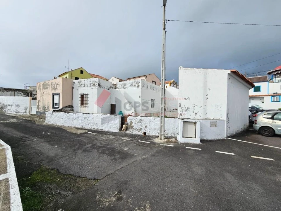 Moradia T2 para Venda em Porto Judeu Foto 28