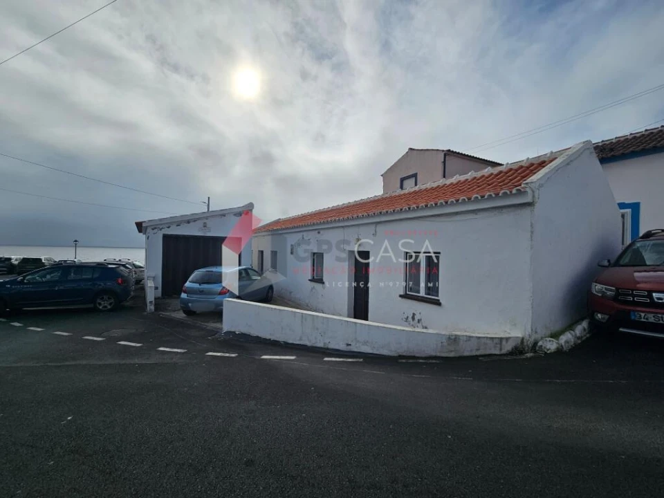 Moradia T2 para Venda em Porto Judeu Foto 1