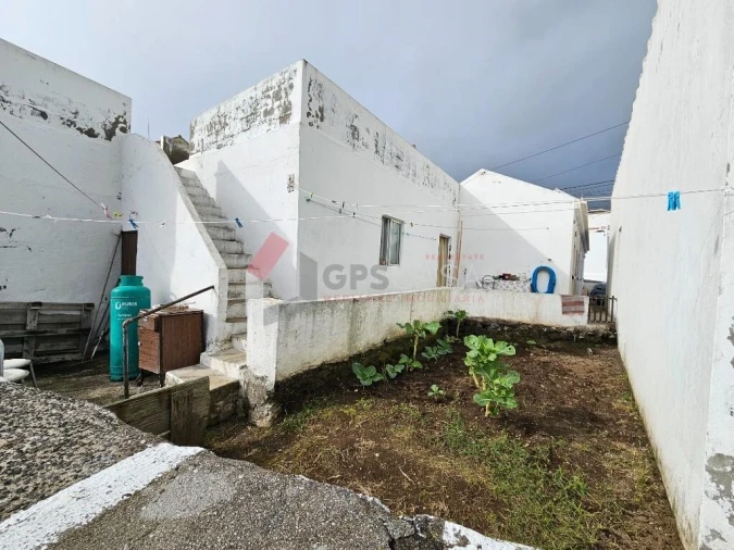 Moradia T2 para Venda em Porto Judeu Foto 25