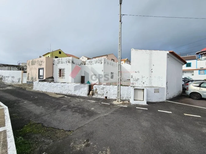 Moradia T2 para Venda em Porto Judeu Foto 28