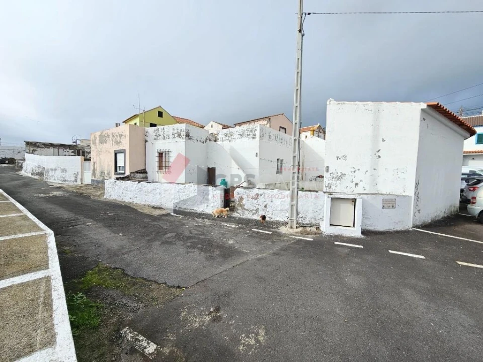 Moradia T2 para Venda em Porto Judeu Foto 24