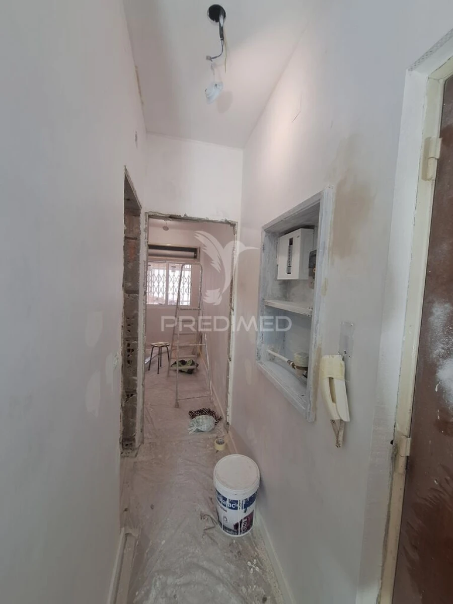 Apartamento T1 para Venda em Venteira Foto 3