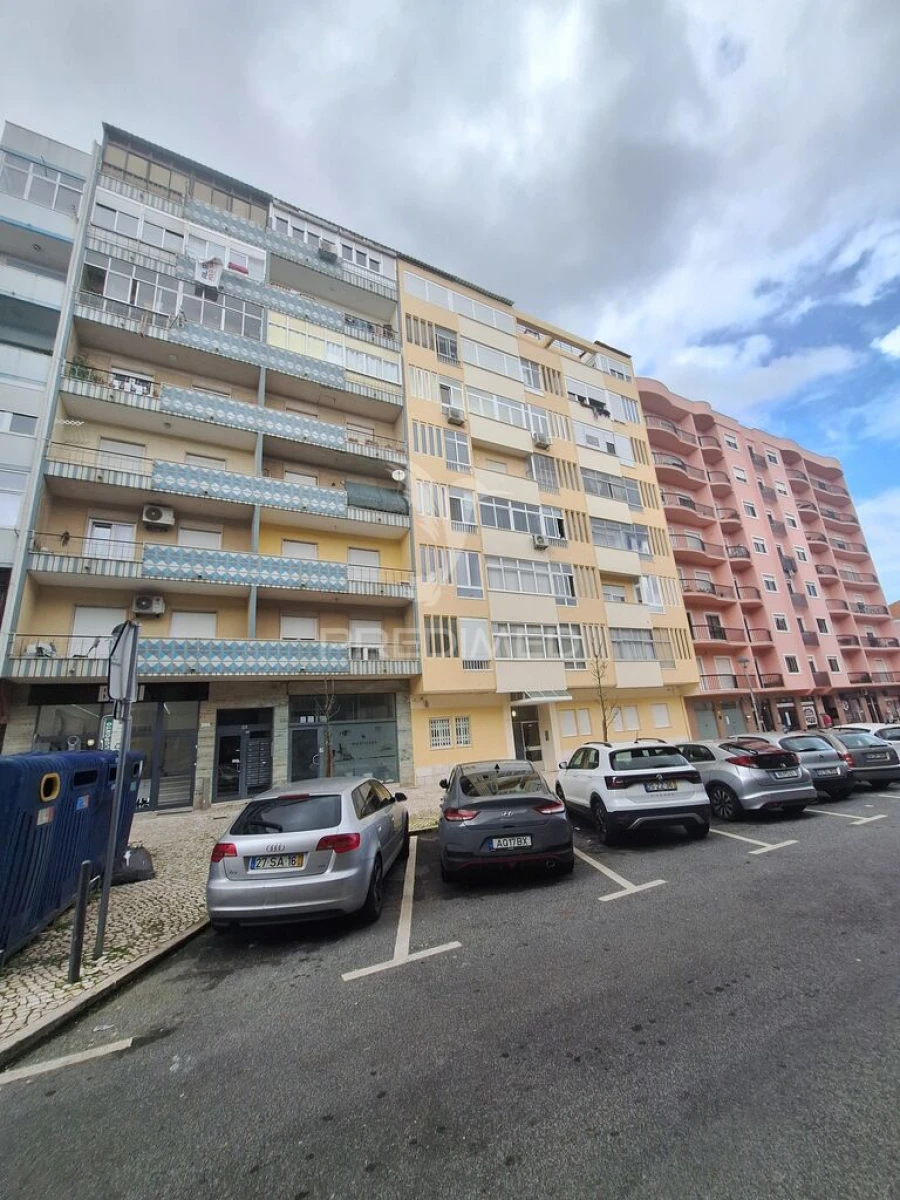 Apartamento T1 para Venda em Venteira Foto 9